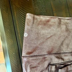 lululemon Align HR Pant 25" *Shine
LULULEMON ALIGN™ HIGH-RISE PANT 25" *S